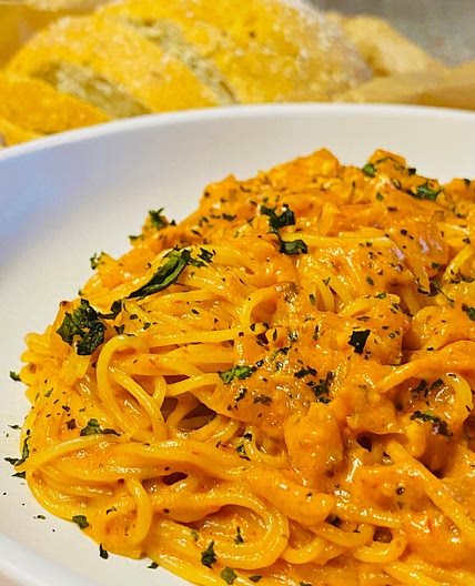 Pasta with Tomato Cream Sauce