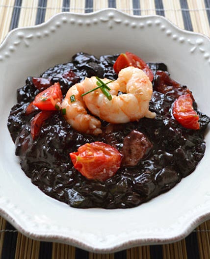 Riso venere con zucchine e gamberi