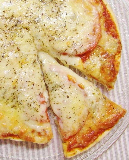 Receita de Pizza 4 queijos caseira