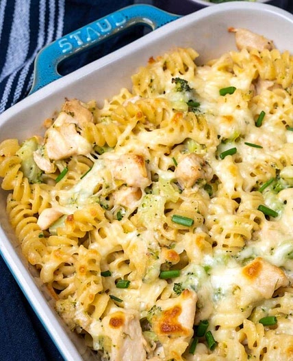 Easy Chicken Broccoli Pasta Bake