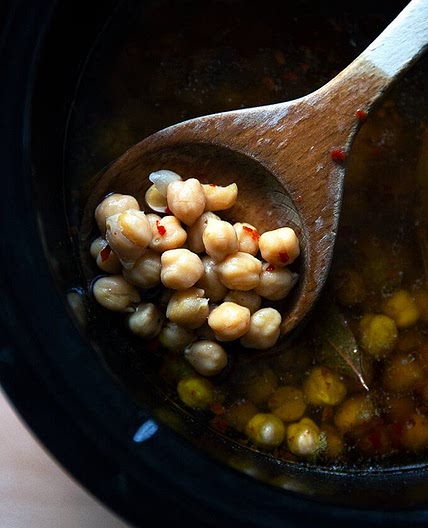 Simplest Slow Cooker Chickpeas