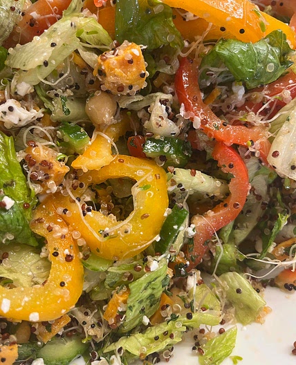 Lettuce Quinoa Pepper Salad