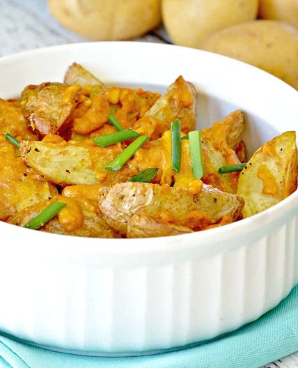 Air Fryer Potato Wedges with Cheesy Sauce