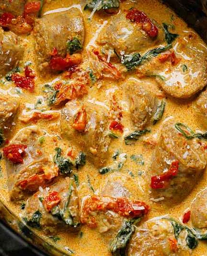 CrockPot Tuscan Sausage With Spinach and Sun-Dried Tomatoes