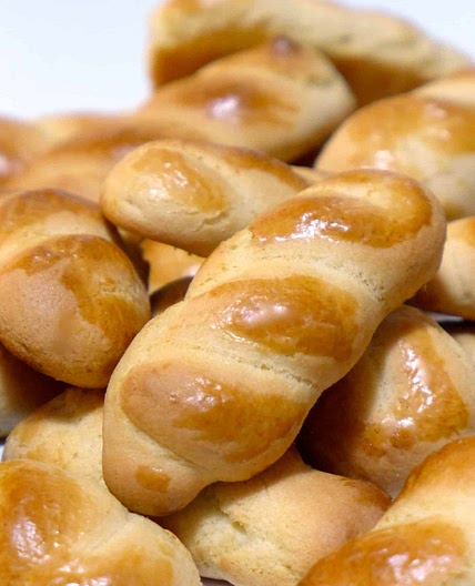 Koulourakia recipe (Greek Easter cookies)