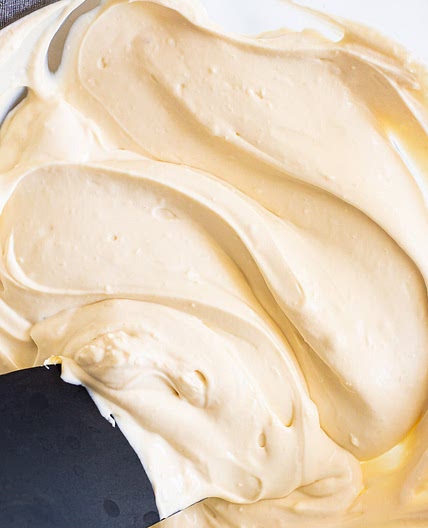 Healthy Cream Cheese Frosting with Greek Yogurt