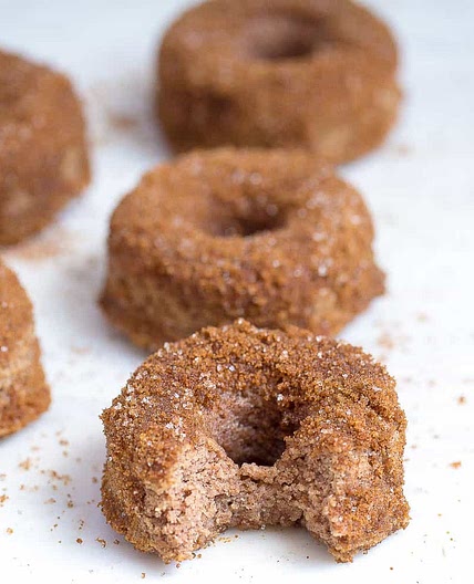 Paleo Apple Cinnamon Donuts