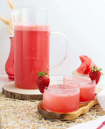 Fizzy Strawberry and Watermelon Juice
