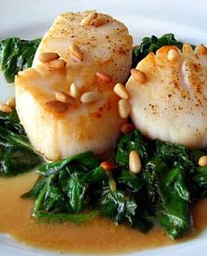Sautéed Scallops with Spinach