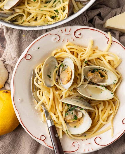 Linguine with Clams Recipe (Pasta alle Vongole)