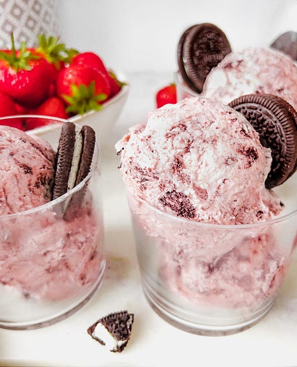 Strawberry Oreo No-Churn Ice Cream