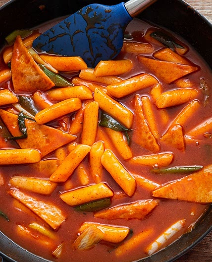 Classic Tteokbokki (Korean Spicy Rice Cakes)