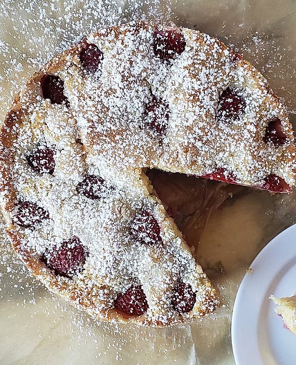 French Strawberry Cake