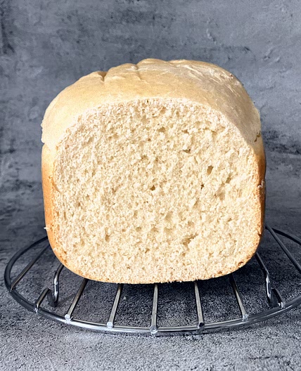 White Spelt Sandwich Loaf (made in a Bread Machine)