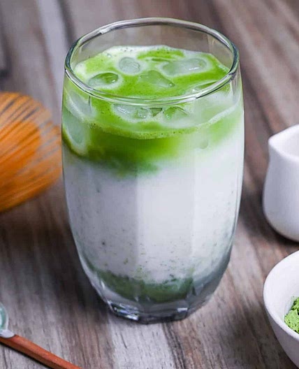 Iced Matcha Latte (Iced Green Tea Latte)