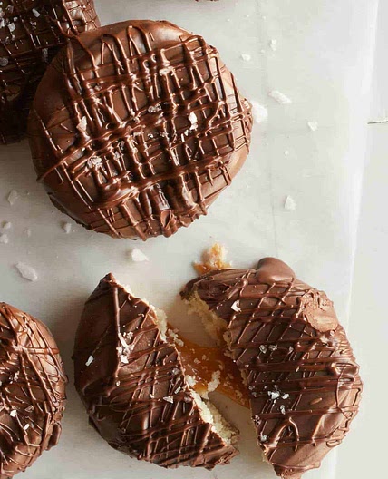 Salted Twix Cookies