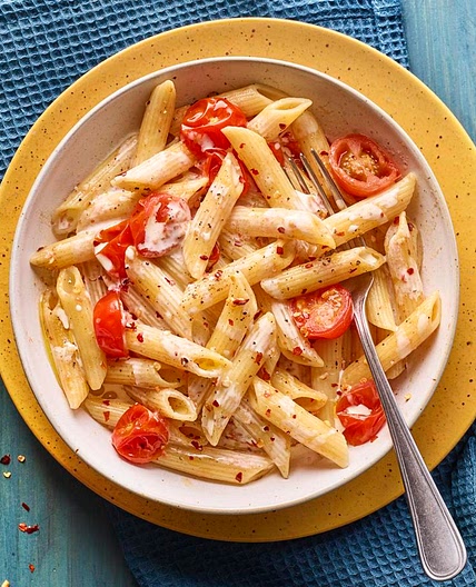 Microwave creamy fresh tomato pasta