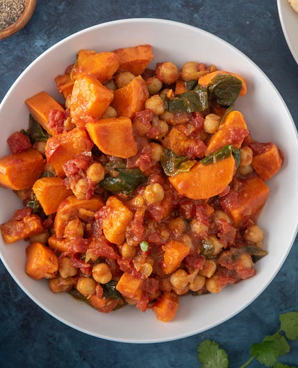 Sweet Potato Curry With Spinach and Chickpeas