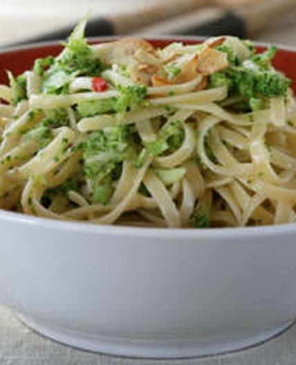 Broccoli and chilli linguini