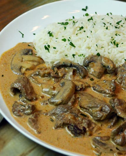 Brazilian Beef Stroganoff (Estrogonofe de Carne)