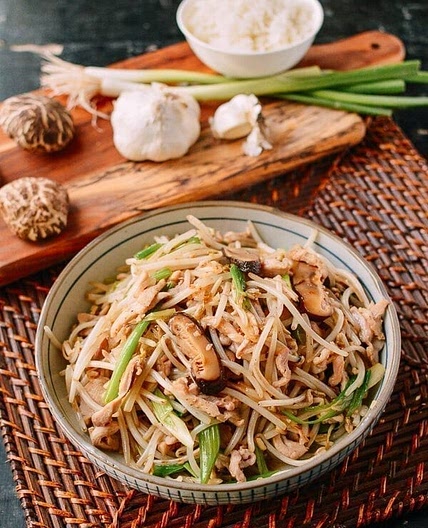 Chicken and Bean Sprouts Stir-Fry