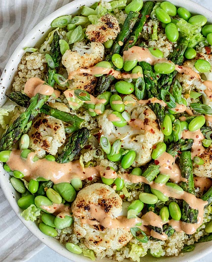 Quinoa Veggie Bowl with Sriracha Ginger Sauce