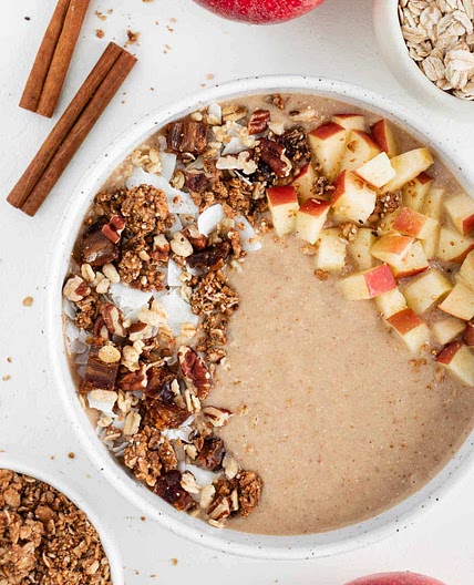 Apple Pie Smoothie Bowl