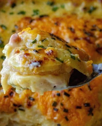 Cheesy Scalloped Potatoes and Ham
