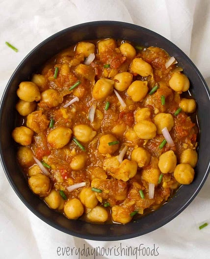 Easy Chickpea Masala Recipe (Spicy Indian Masala Chickpeas)