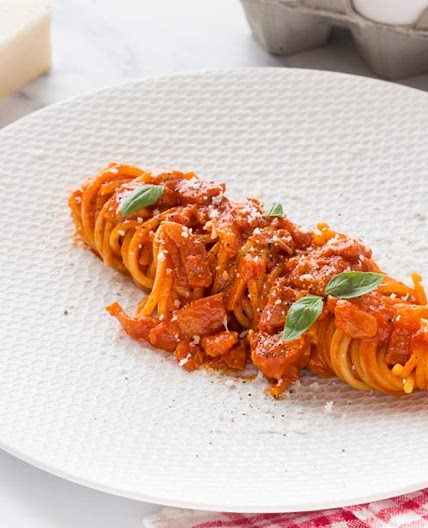 Tomato Carbonara Spaghetti with Tomato Puree