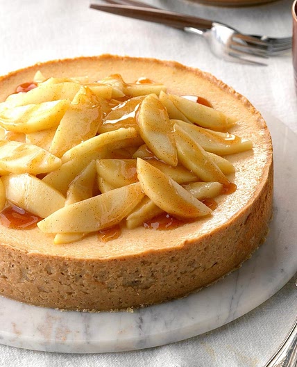 Cinnamon Apple Cheesecake