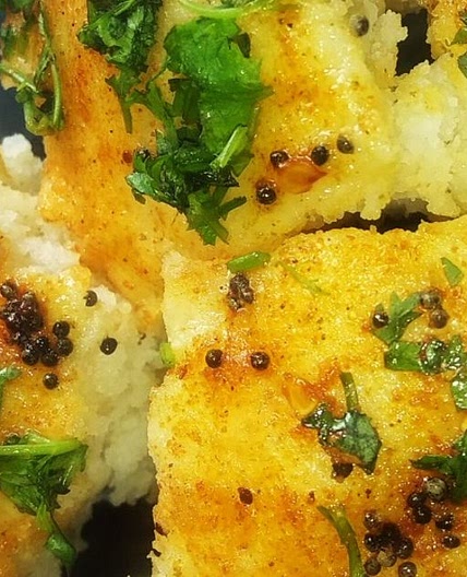 गुजराती खमन (Khaman Recipe In Hindi)