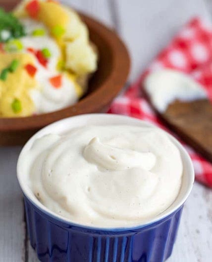 5-Minute Vegan Sour Cream