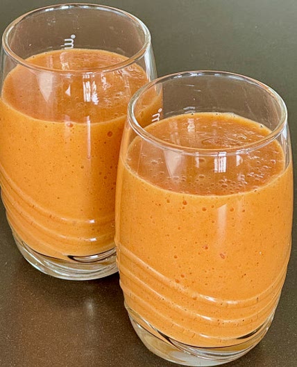 Orange persimmon-carrot smoothie