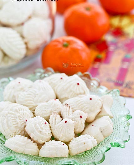 Kuih Bangkit (Tapioca Cookies)