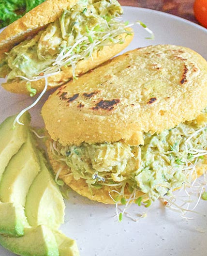 Reina Pepiada Arepa