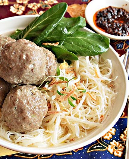 How to Make Bakso, Indonesian Meatballs