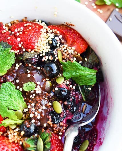 Chocolate Mint Quinoa Breakfast Bowl