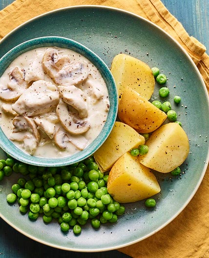 Microwave creamy chicken and mushrooms