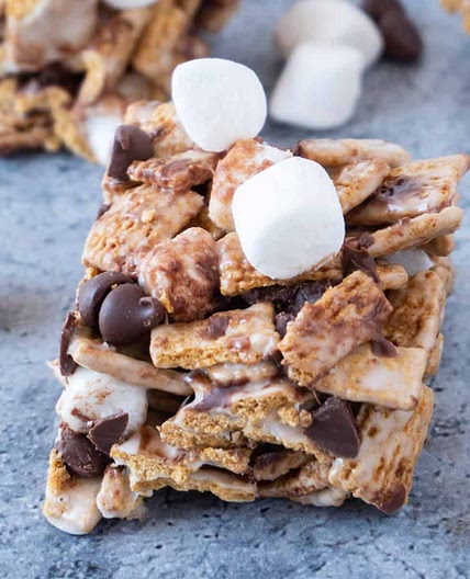 Golden Grahams S’mores Bars
