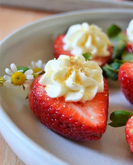Cheesecake Deviled Strawberries