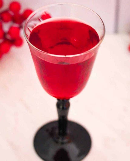 Homemade Cranberry Liqueur