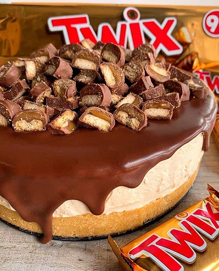 No-Bake Twix Cheesecake