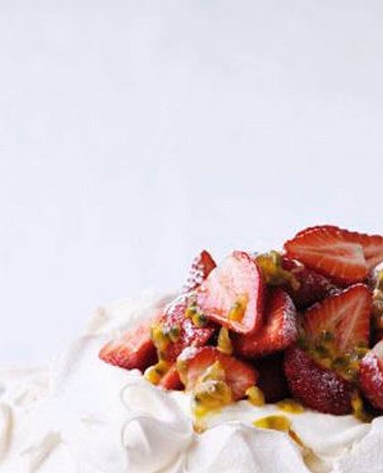 Strawberry and Passion Fruit Pavlova Recipe Ideas - Healthy & Easy Recipes