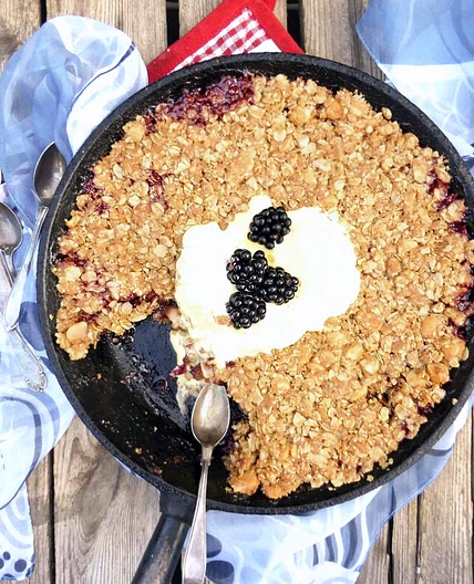 Skillet Blackberry Apple Macadamia Oat Crunch