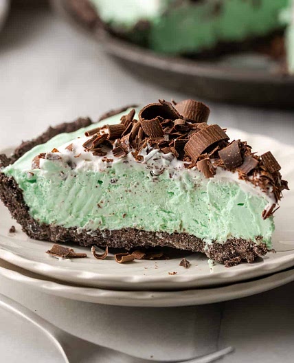 No Bake Chocolate Mint Pie