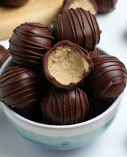 4-ingredient Peanut Butter Balls