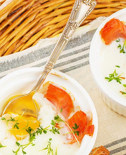 Œuf cocotte au saumon fumé et poireau
