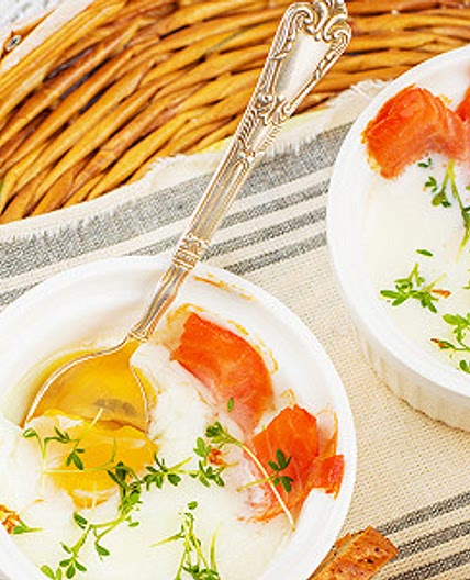 Œuf cocotte au saumon fumé et poireau
