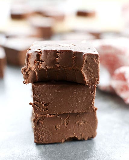 Easy Chocolate Fudge Recipe (Vegan + Low Carb + Keto)